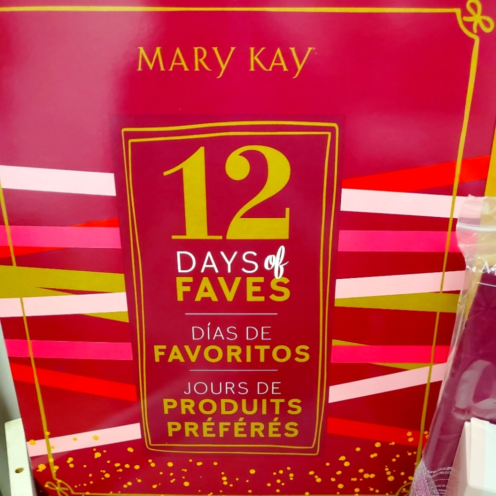 MaryKay 12 Days of Christmas Limited Edition 2021 Gift